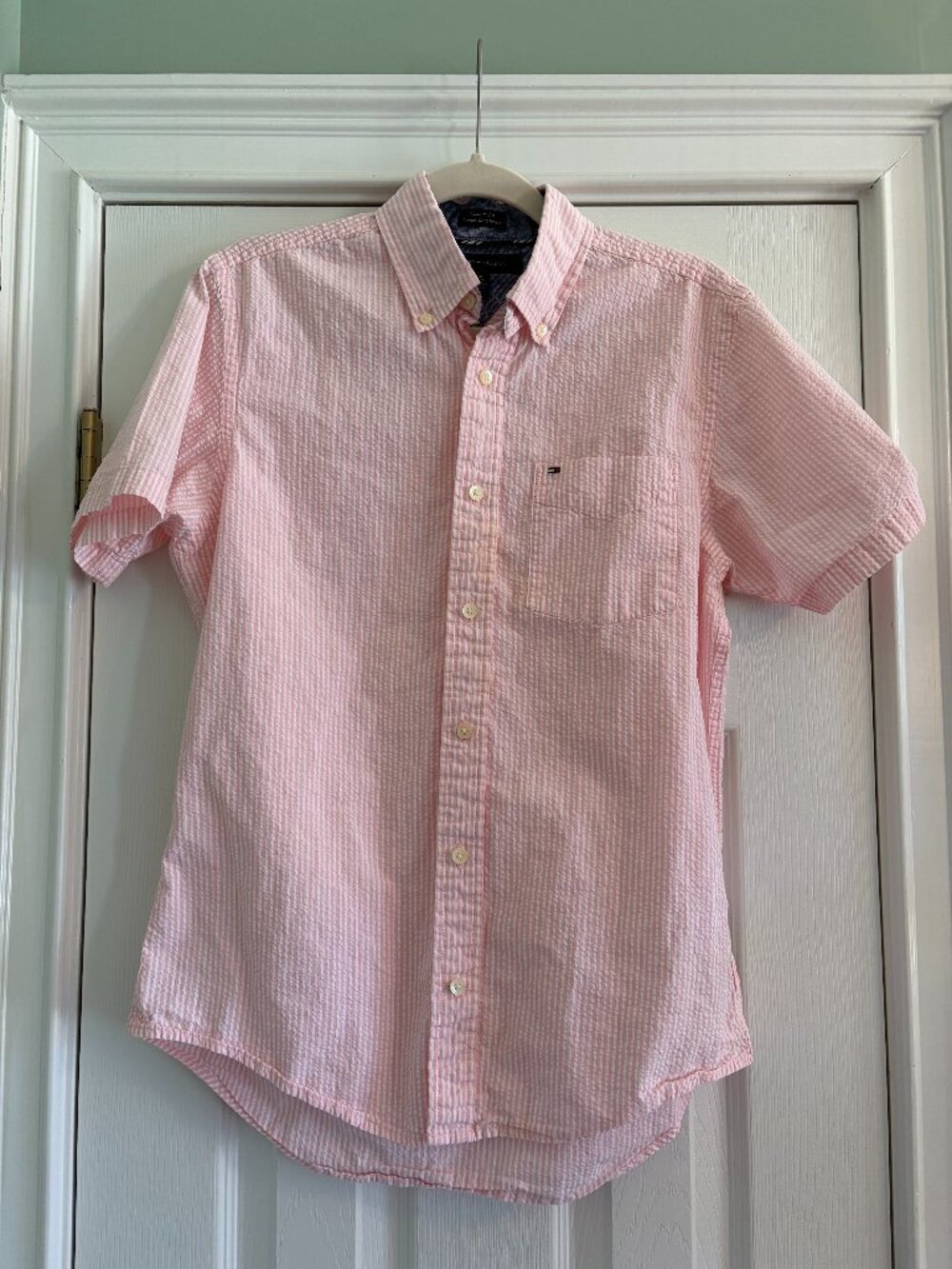 Men's Vintage Tommy Hilfiger Small Pink Seersucker Button Down Small